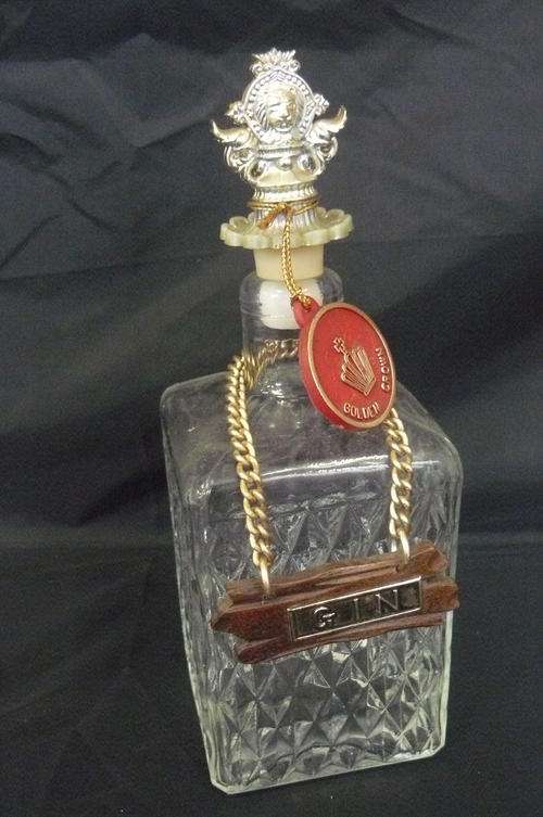 LOVELY GLASS DECANTER, INTERESTING STOPPER AND TAG GIN