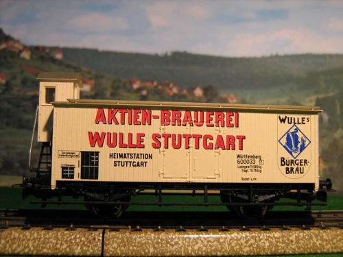 MARKLIN H.O WULLE STUTTGARD BEER TRUCK WITH BREAKMANS HOUSE