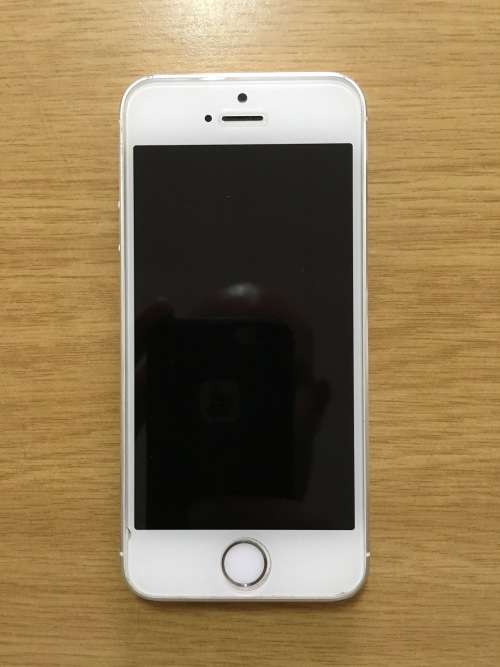 Apple iPhone 5s 32GB White ( Used )