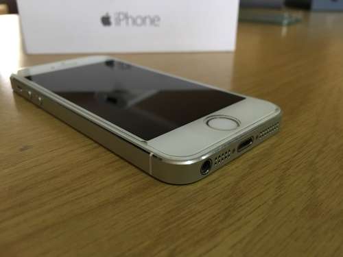 Apple iPhone 5s 32GB White ( Used )