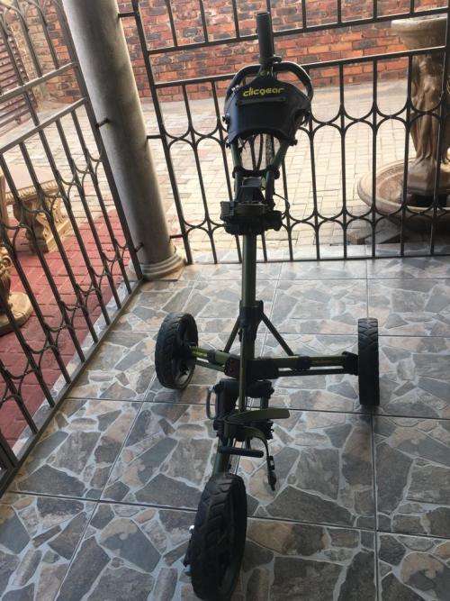 CLICGEAR PUSH CART.