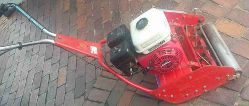 Professional Honda grass mower