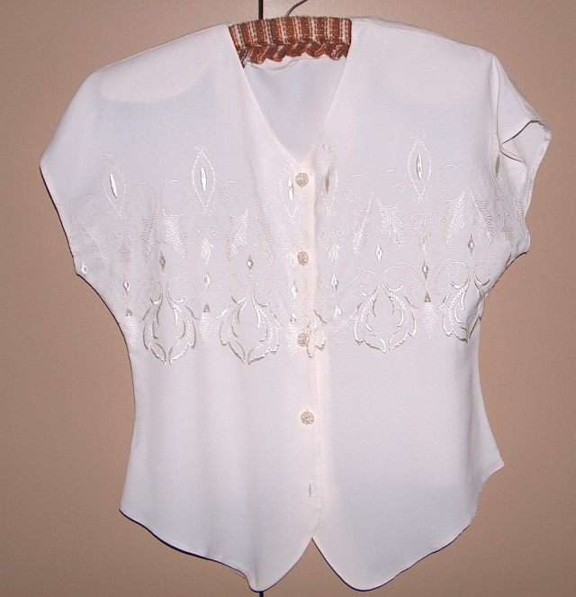 Silky cream blouse with embroidery detail Cap sleeve Size 34