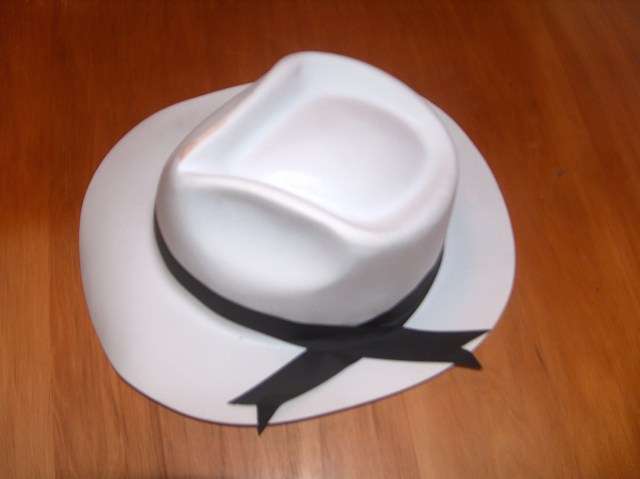 Party hat White - Ideal for black and white or Italian party theme
