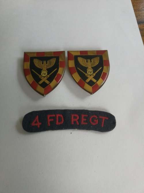 SA Army -   4 Field Regiment Shoulder Flash (all pins intact)