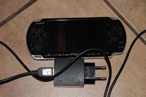 Sony PSP 1000, with charger