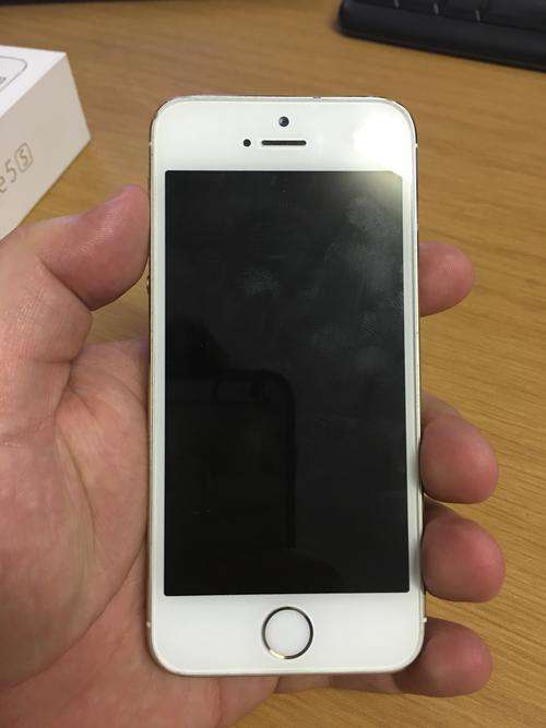 iPhone 5s Gold 32GB Good Condition