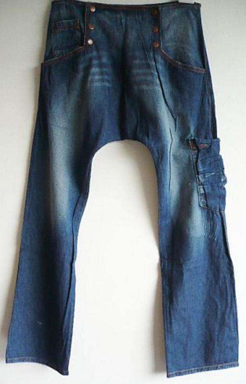 Trendy MASTIK Jeans. Size 32