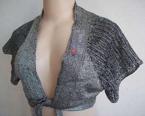 Trendy Knit Shrug/Top. Size 34/36