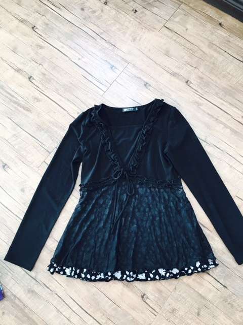 Ladies Size L Black Comfortable Two Layer Flower V-Line Gauze Shirt/Top