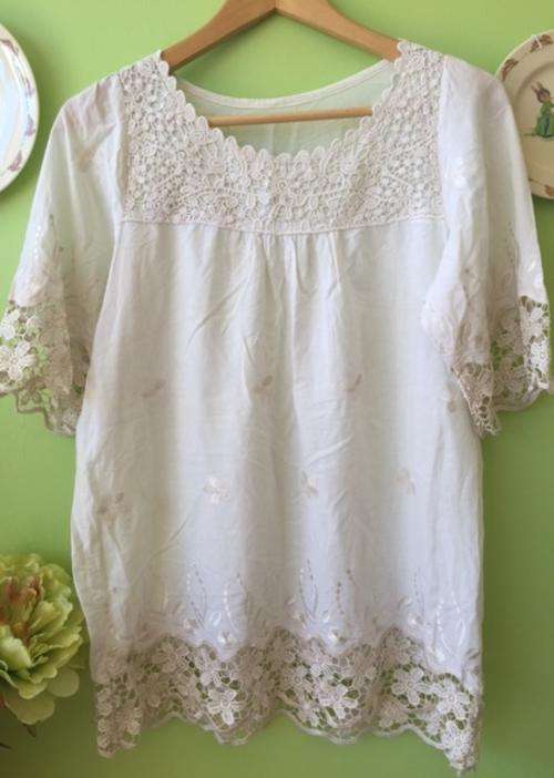 Beautiful Stunning Cute Round Collar Flower Sleeve Creamy Hollow Flower Lace Embroidery Top