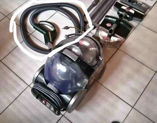 carpet cleaner shampoo and vacuum