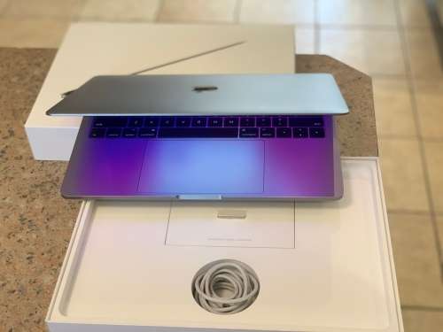 Macbook Pro 13-inch Retina Display - Intel Core i5 - 16GB RAM - 512GB SSD - Touchbar and Touch ID