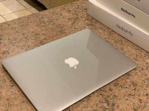 Macbook Air 13-inch 2015 - 256GB - Silver - Preowned - Grade A  ~ Like New ~ FREE Shipping