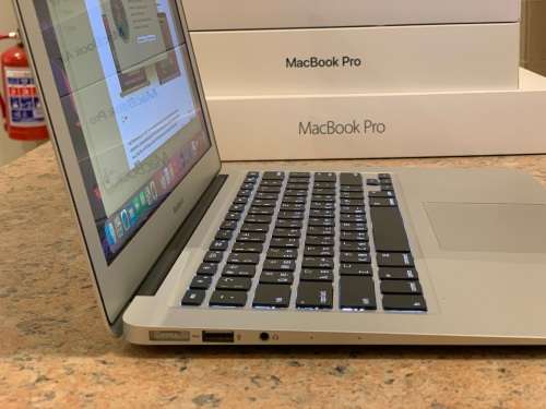 Macbook Air 13-inch 2015 - Silver - Preowned - Grade A