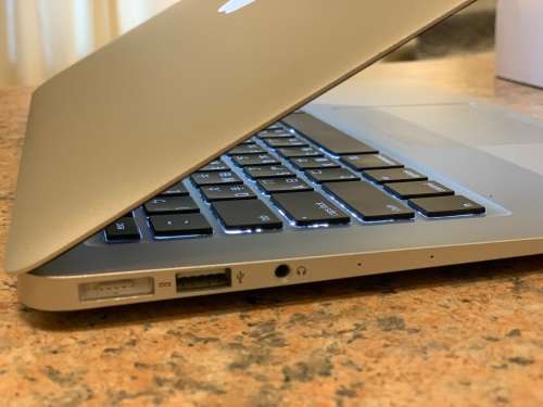 Macbook Air 13-inch 2015 - 256GB - Silver - Preowned - Grade A  ~ Like New ~ FREE Shipping