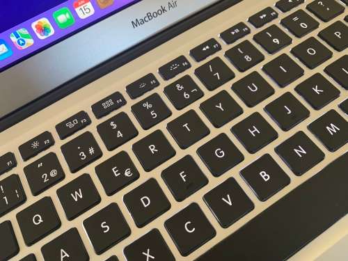 Macbook Air 13-inch 2015 - 256GB - Silver - Preowned - Grade A  ~ Like New ~ FREE Shipping