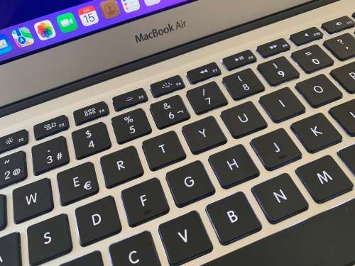 Macbook Air 13-inch 2015 - 256GB - Silver - Preowned - Grade A  ~ Like New ~ FREE Shipping