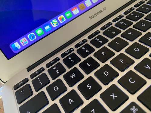 Macbook Air - Intel Core i7 - 8GB RAM - 512GB SSD - Preowned - Grade A ~ Like New ~ FREE Shipping
