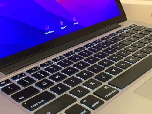 Macbook Pro - Intel Core i5 - 8GB RAM - 128GB SSD - Retina - Preowned - Grade A ~ FREE Shipping