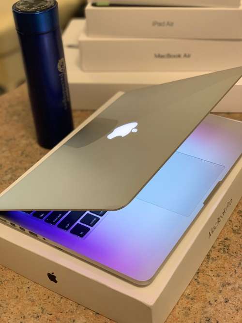 Macbook Pro - Intel Core i5 - 8GB RAM - 128GB SSD - Retina - Preowned - Grade A ~ FREE Shipping