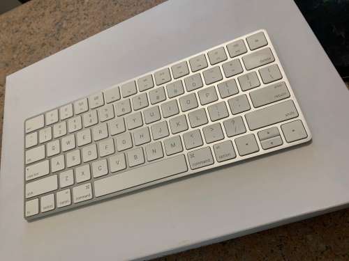 Apple Magic Keyboard 2 - Rechargeable ~ Like New ~ FREE Shipping