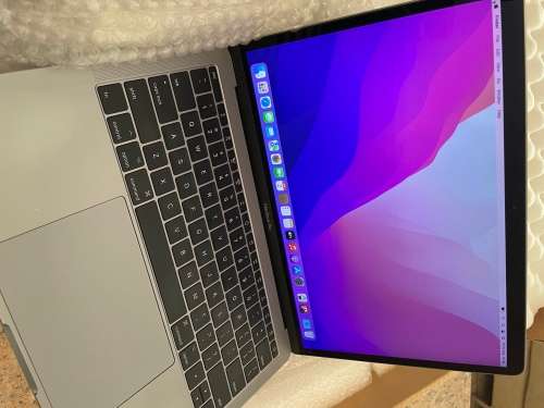 Apple Macbook Pro 13-inch 2017 Model Retina Display - Intel Core i5 - 8GB RAM - 256GB SSD - Preowned