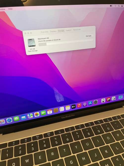 Apple Macbook Pro 13-inch 2017 Model Retina Display - Intel Core i5 - 8GB RAM - 256GB SSD - Preowned