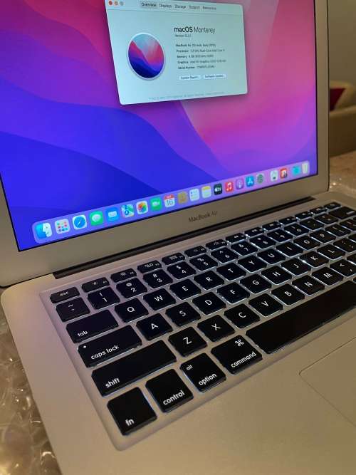 Macbook Air 13-inch 2015 - Intel Core i5 - 4GB - 128GB SSD - Silver - Preowned - MacOS