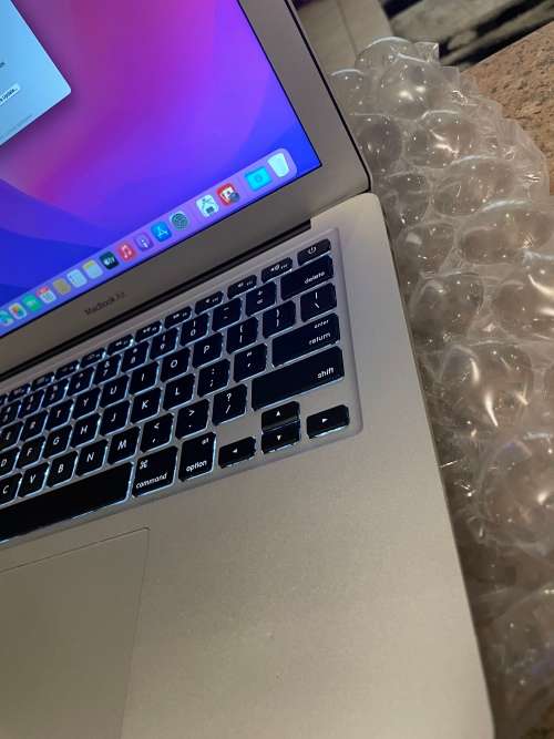 Macbook Air 13-inch 2015 - Intel Core i5 - 4GB - 128GB SSD - Silver - Preowned - MacOS