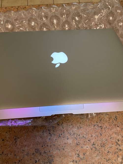 Macbook Air 13-inch 2015 - Intel Core i5 - 4GB - 128GB SSD - Silver - Preowned - MacOS
