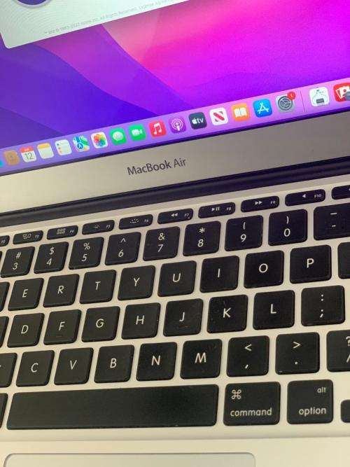 2015 Macbook Air - 4GB RAM - 128GB SSD - Preowned  ~FREE Shipping