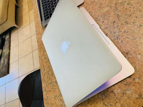 Macbook Air - 4GB RAM - 128GB SSD - Preowned - Grade A  ~ FREE Shipping