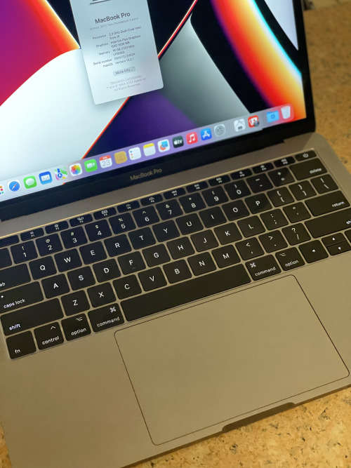 Apple Macbook Pro 13-inch 2017 Model Retina Display - Intel Core i5 - 8GB RAM - 128GB SSD - Preowned