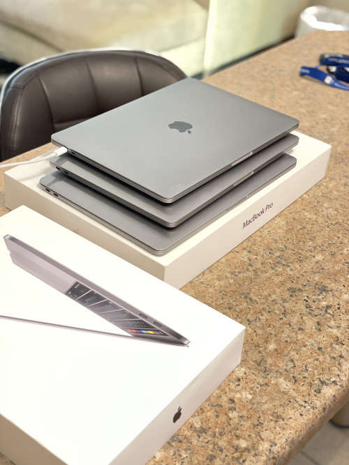 Apple Macbook Pro 13-inch 2017 Model Retina Display - Intel Core i5 - 8GB RAM - 128GB SSD - Preowned
