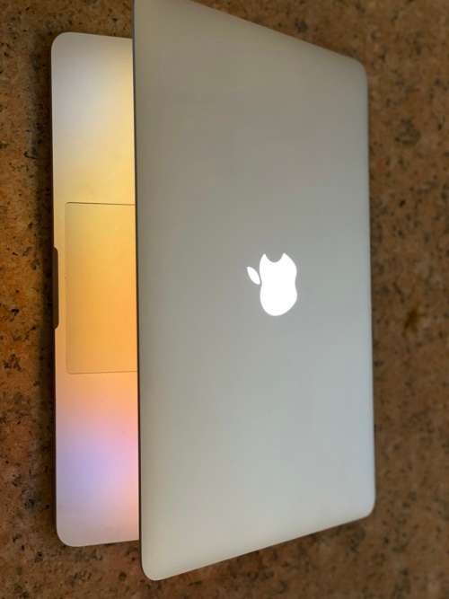 Macbook Air 13-inch 2015 - 4GB RAM - 128GB SSD - Silver - Preowned - Grade A ~FREE 64GB Memory Stick