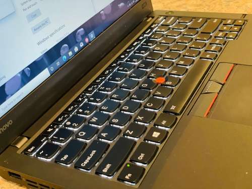 Lenovo Thinkpad X260 Laptop - Intel Core i5 - 8GB RAM - 256GB SSD -Like New ~FREE 32GB Memory Stick