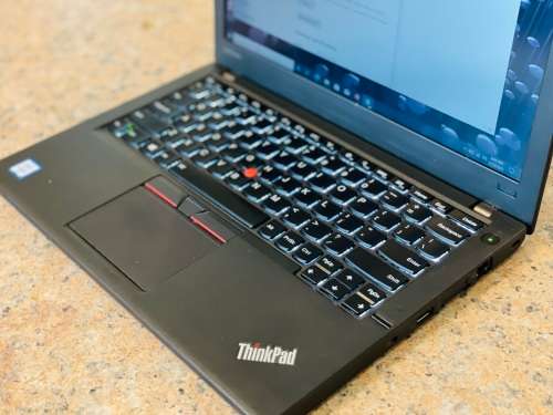 Lenovo Thinkpad X260 Laptop - Intel Core i5 - 8GB RAM - 256GB SSD -Like New ~FREE 32GB Memory Stick