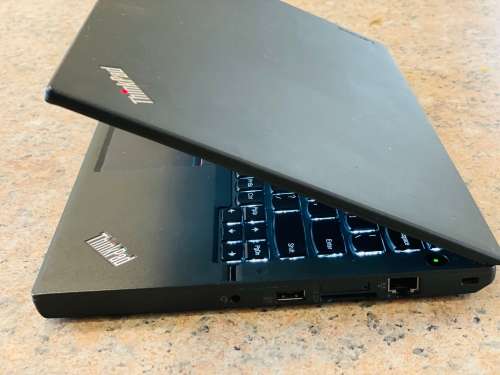 Lenovo Thinkpad X260 Laptop - Intel Core i5 - 8GB RAM - 256GB SSD -Like New ~FREE 32GB Memory Stick