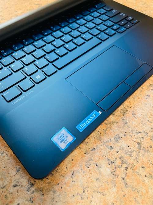 Dell Latitude E7270 Laptop - Intel Core i5 - 8GB RAM - 256GB SSD ~Grade A ~FREE 64GB Memory Stick
