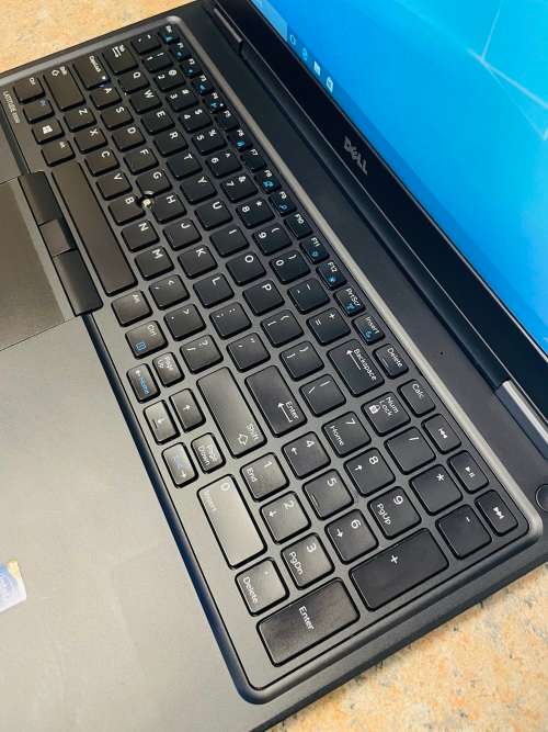 Dell Latitude E5550 15 inches Laptop - Intel Core i5 - 8GB RAM - 256GB SSD - Windows 11 Office 2021