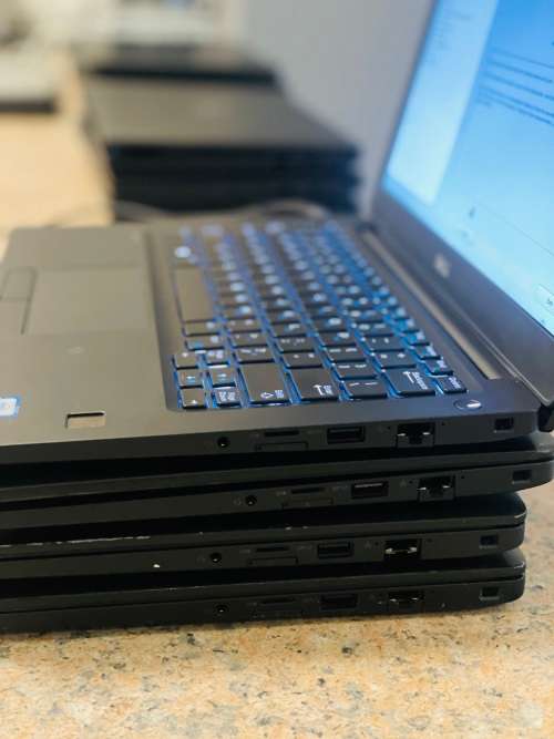 Dell Latitude Laptop E7280 - Intel Core i5 - 16GB RAM - 1TB SSD ~Grade A Windows 11 Office 2021