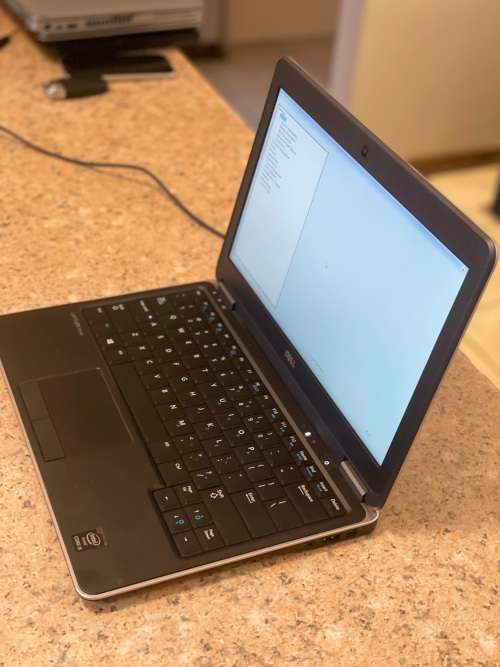 Dell Latitude E7240 Laptop - Intel Core i5 - 16GB RAM - 256 SSD Windows 11 Pro Office 2021