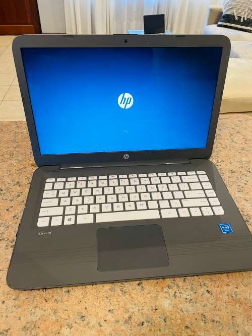 HP Stream 14 - Intel Celeron - 4GB RAM - 64GB SSD and 128GB SD Drive ~FREE 32GB Memory Stick