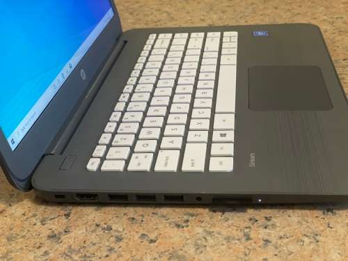 HP Stream 14 - Intel Celeron - 4GB RAM - 64GB SSD and 128GB SD Drive ~FREE 32GB Memory Stick