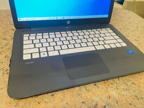 HP Stream 14 - Intel Celeron - 4GB RAM - 64GB SSD and 128GB SD Drive ~FREE 32GB Memory Stick