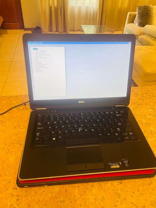 Dell Latitude E7440 Laptop - Intel Core i5 vPro - 8GB RAM - 256GB SSD ~FREE 64GB Memory Stick