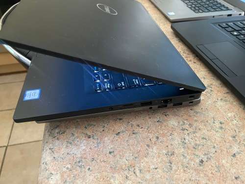 Dell Latitude Laptop E7480 - Intel Core i5 - 16GB RAM - 256GB SSD ~FREE 64GB Memory Stick