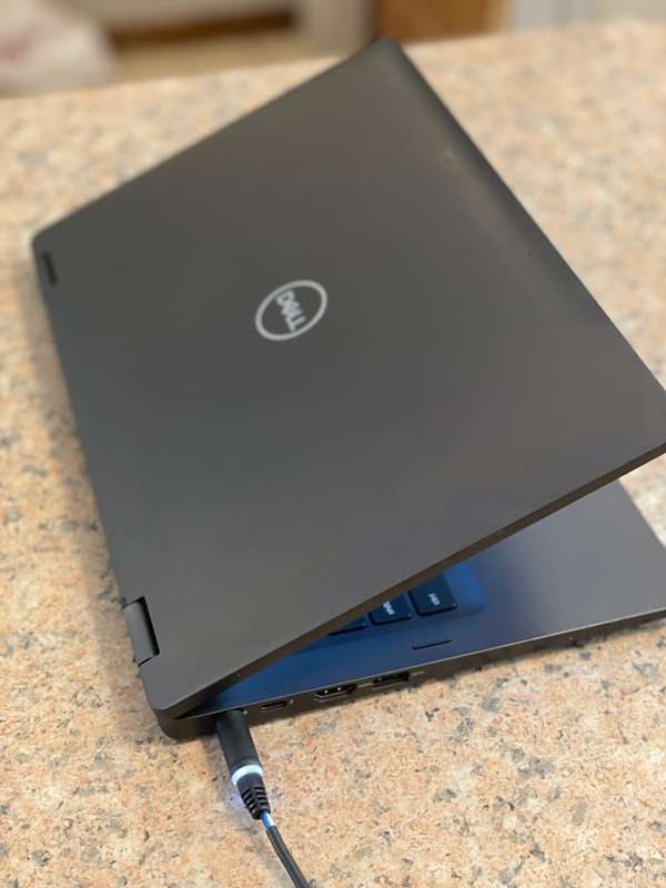 Dell Latitude 5300 2-in-1 Touch Laptop - Intel Core i5 8th Gen 16GB RAM - 256GB SSD FREE 64GB Stick