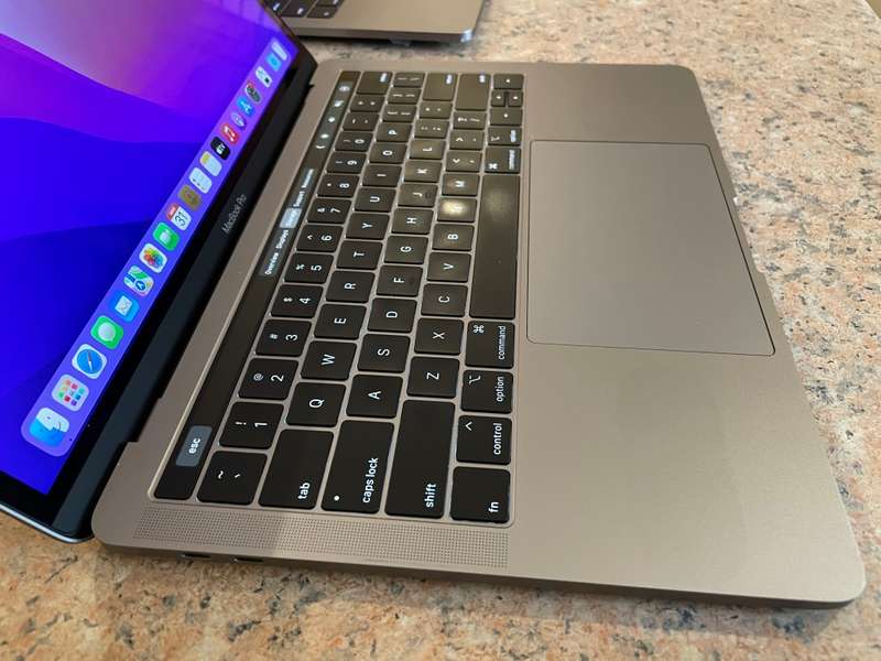 Macbook Pro 2019 13-inch Retina Display - Intel Core i5 - 8GB RAM - 256GB SSD - Touchbar & TouchID